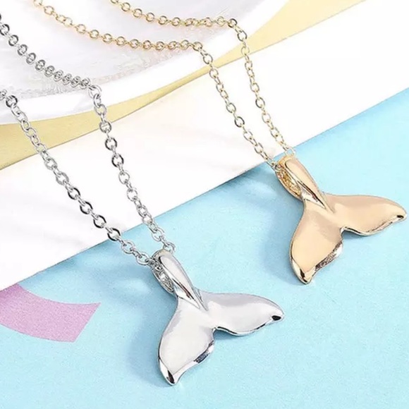 🌊 Mermaid Tail Necklace- gold tone - Picture 4 of 4